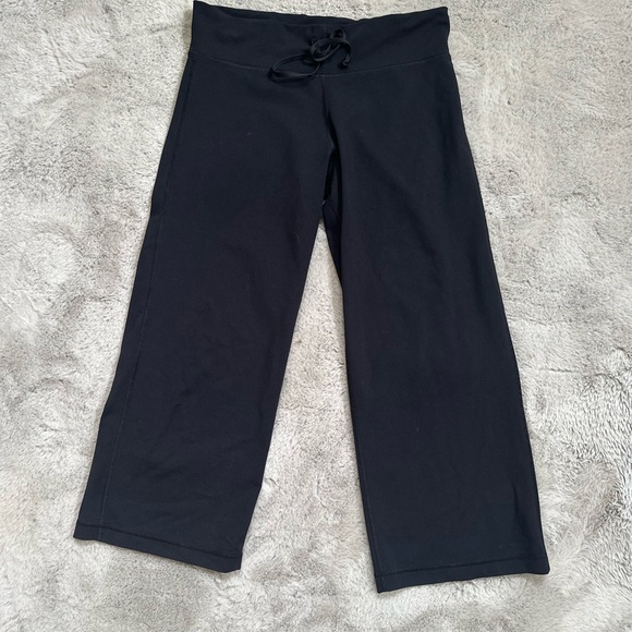 Black Women's Wide-Leg Lululemon Pants - Picture 1 of 5